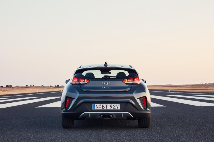  Hyundai Veloster 2.0 L 2019 года  (AU) (фото 12 из 28)